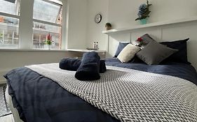 Glasshouse Yard Studio'S F1